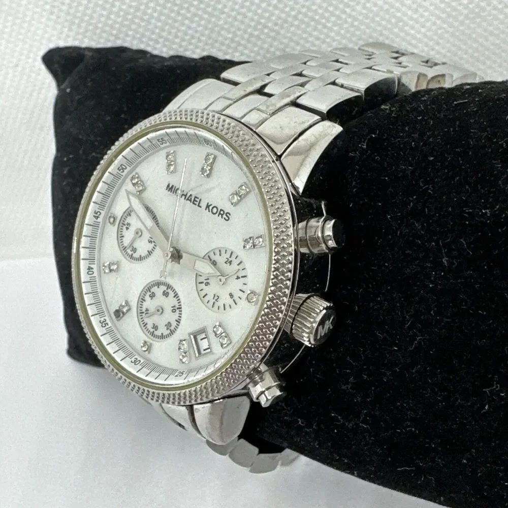 Michael Kors MK5020 Women's Silver Stainless Steel Analog Dial Wrist Watch NUL54